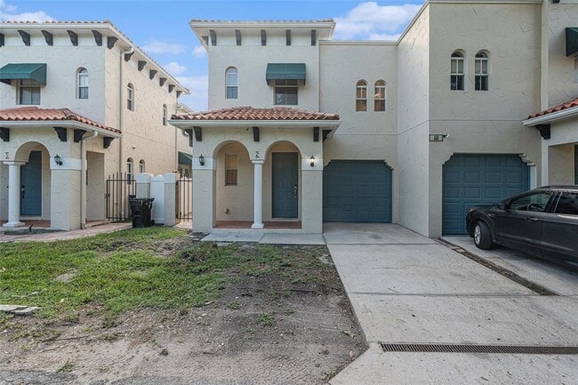 Building Photo - 111 S Melville Ave