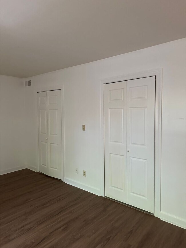 Building Photo - 2 Bedroom/ 2 1/2 Bath Condo In Georgetown