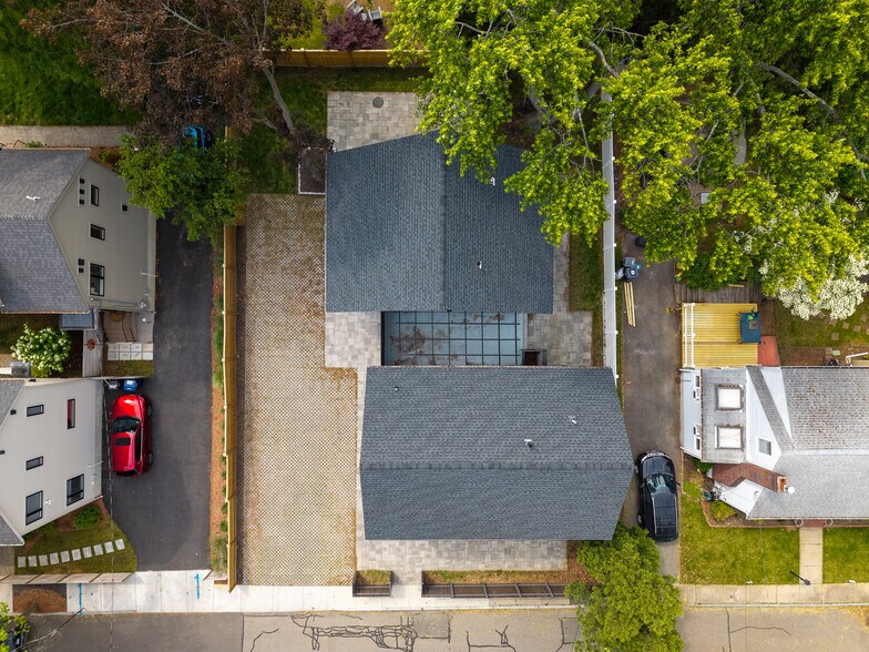 Building Photo - 95 Griswold St