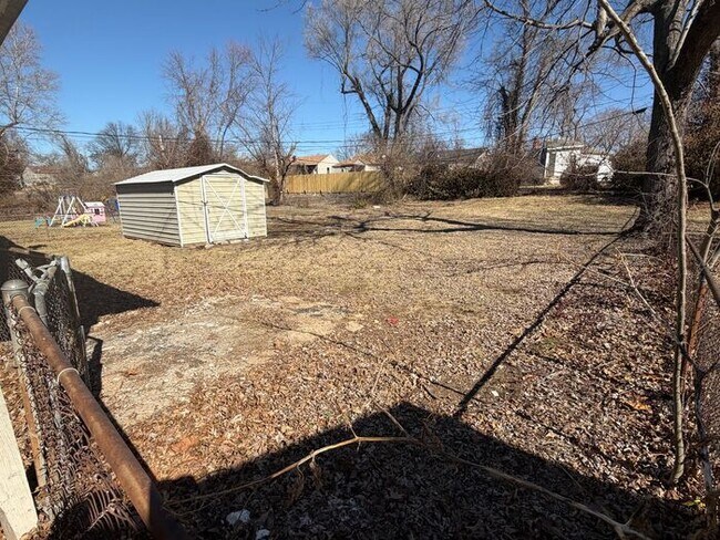 Building Photo - 3 Bed 1 Bath Berkeley home