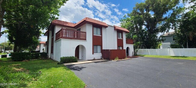 Building Photo - 2118 Oak Meadow Cir