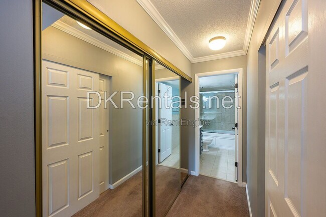 Building Photo - 795 Hammond Dr NE