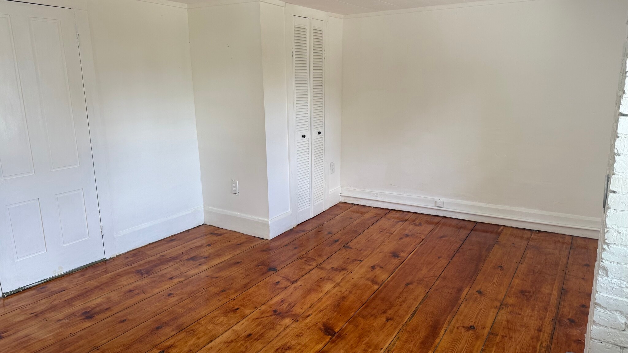Upstairs Bedroom - 329 Main St
