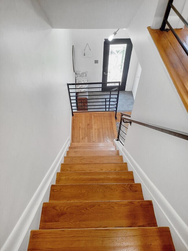 Building Photo - Experience refined living in the gated Dulaney Towers Community