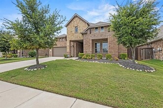Building Photo - 3206 Woodford Dr