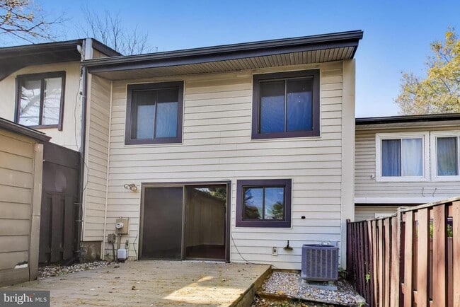 Building Photo - 9040 Centerway Rd