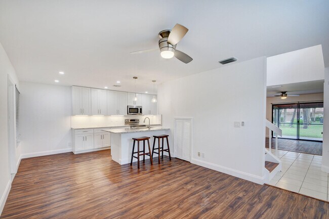 Building Photo - 12212 Sag Harbor Ct