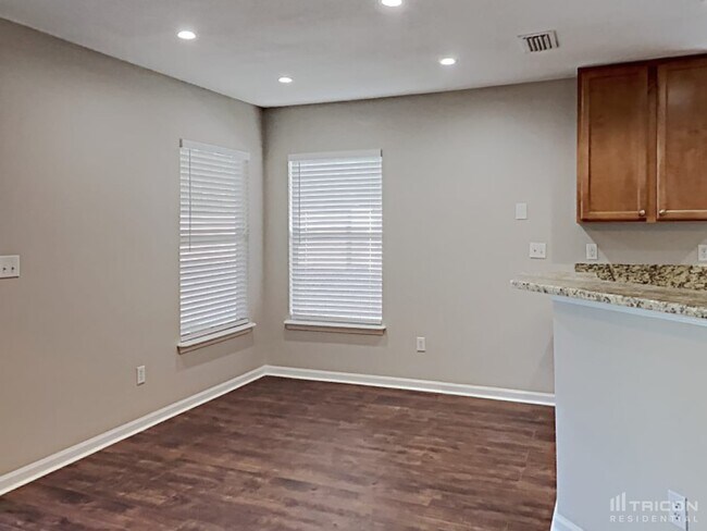 Building Photo - 246 Fort Milton Dr