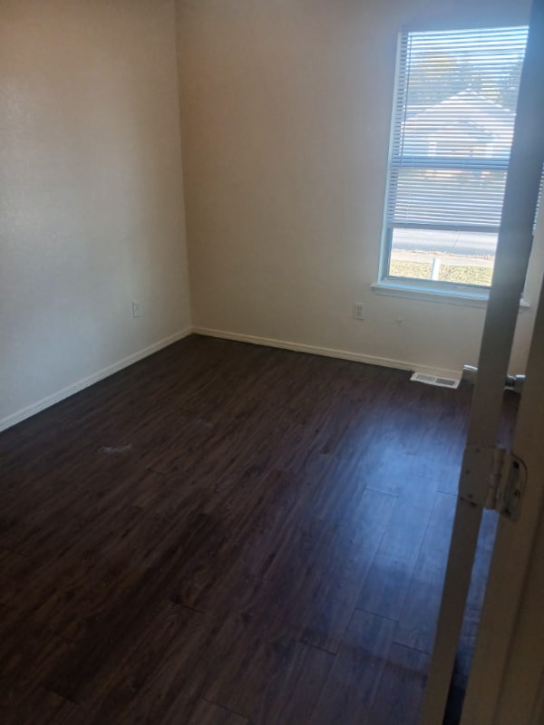 Building Photo - 4301 Yorkshire Dr