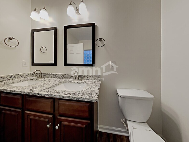 Building Photo - 4150 Arch Pass