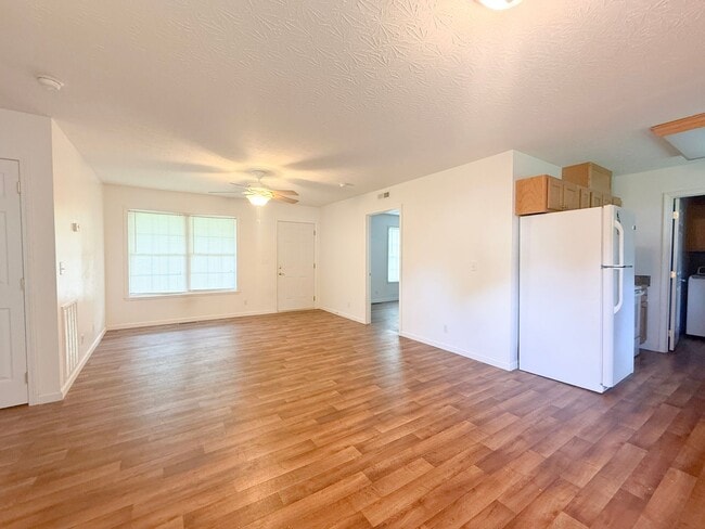 Building Photo - 3-Bedroom Home in Algood with Shaded Backyard