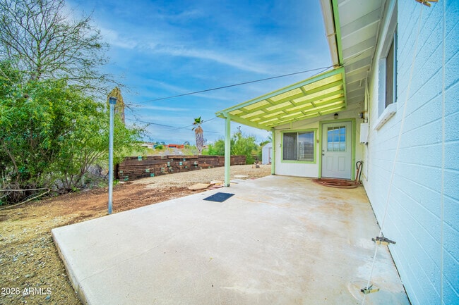 Building Photo - 570 S Yaqui Dr