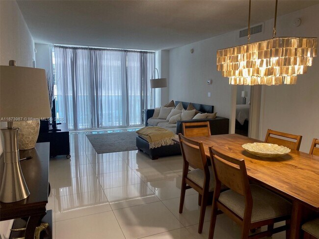 Building Photo - 4001 S Ocean Dr