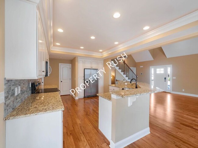Building Photo - 7986 Burgundy Cir