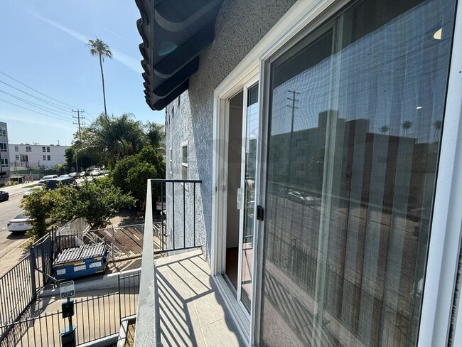 Building Photo - 14801 Delano St