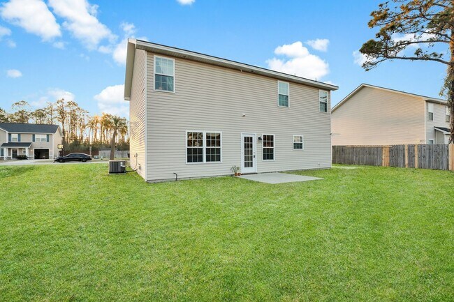 Building Photo - Like New Home for Rent in Hinesville!