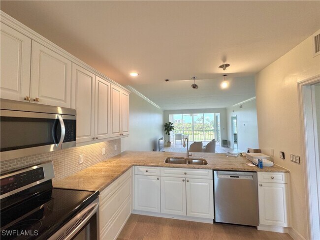 Building Photo - 4140 Bayhead Dr