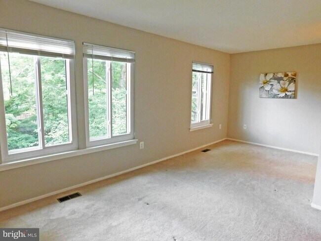 Building Photo - 10315 Cherry View Ct