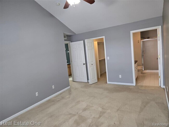 Building Photo - 1716 Deepwood Cir