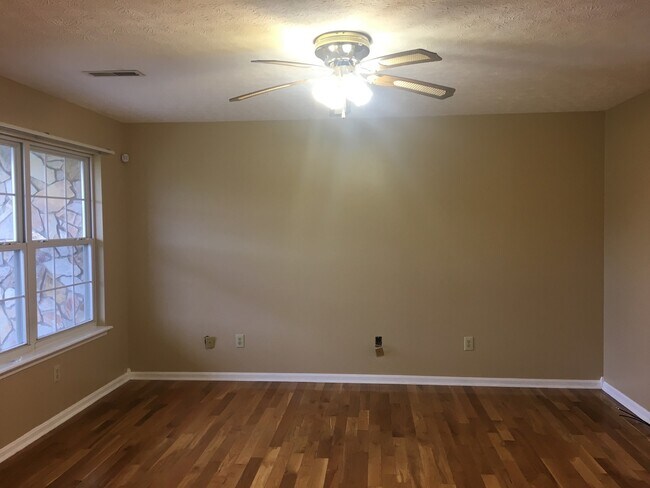 Building Photo - New Year = New Look (Fresh Paint Coming Soon)!