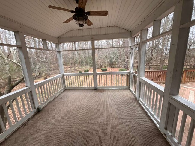 Building Photo - 5916 Park Forest Ln