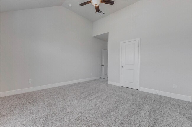 Building Photo - 30627 S Creek Way