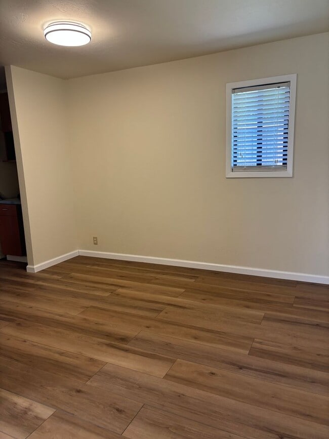Building Photo - Large Renovated Studio on Large Lot