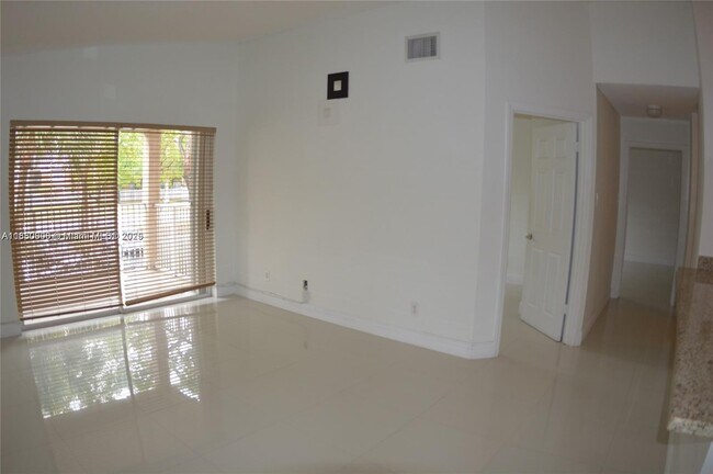 Building Photo - 10630 SW 157th Ct