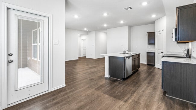 Building Photo - 402 Goliad St