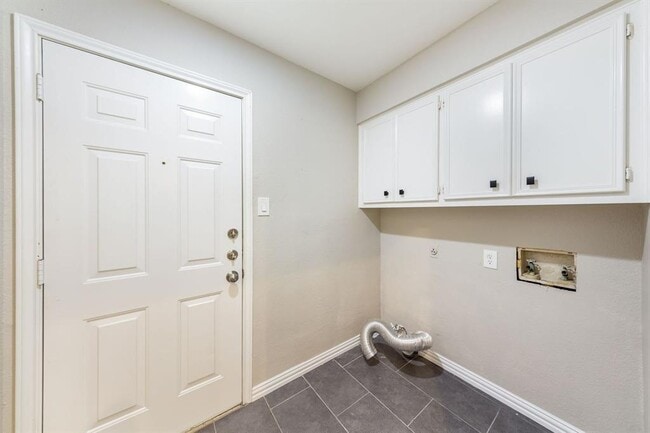 Building Photo - 4404 Travis Country Cir