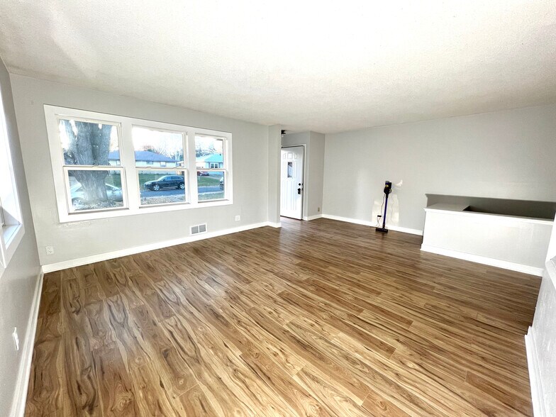 Living Room - 1209 8th Ave S