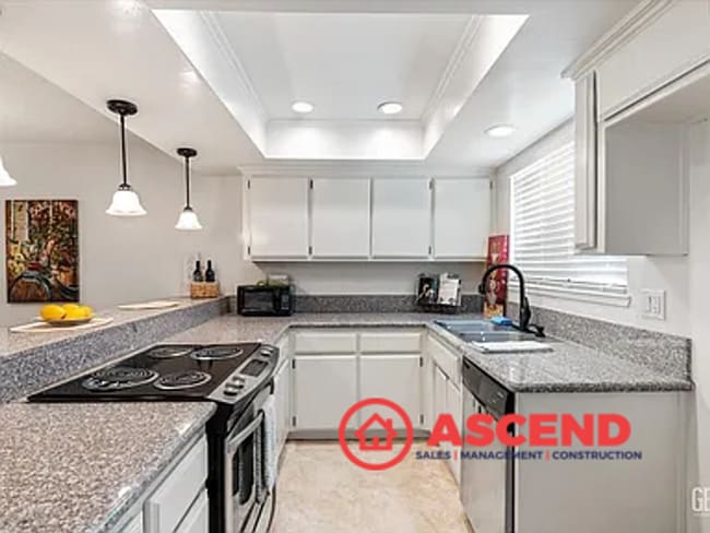 Building Photo - Beautiful 2 Bedroom, 2 Bathroom Home with ...