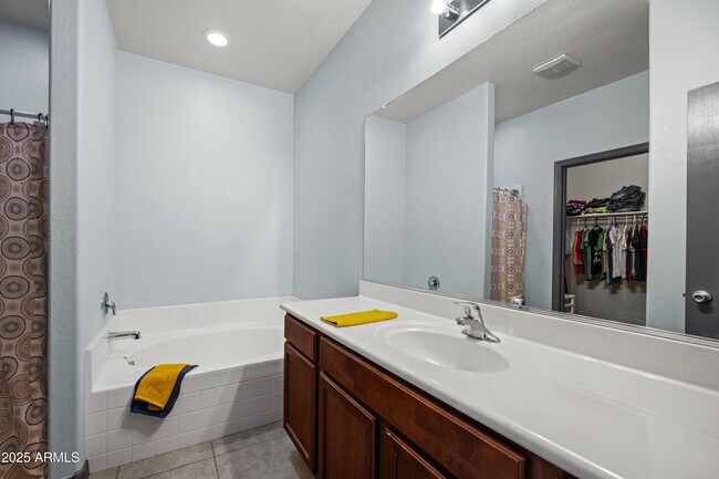 Building Photo - 41216 W Lucera Ln