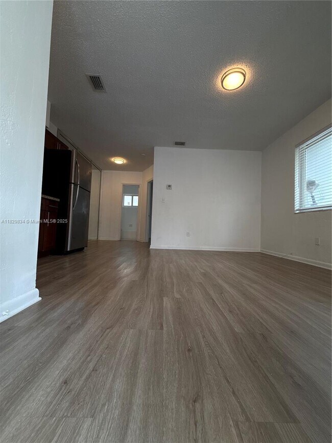 Building Photo - 5515 NW 6th Pl