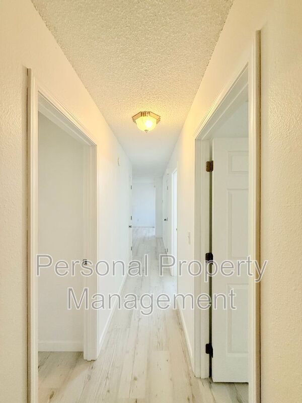 Building Photo - 7415 NE 61st Ave
