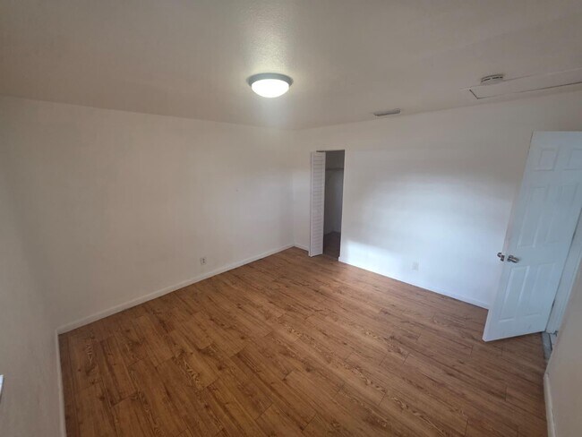 Building Photo - 3103 NW 3rd Ave