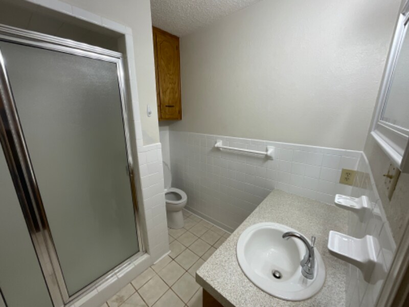 Building Photo - 5202 Wildwood Dr