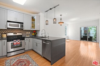 Building Photo - 100 S Alameda St