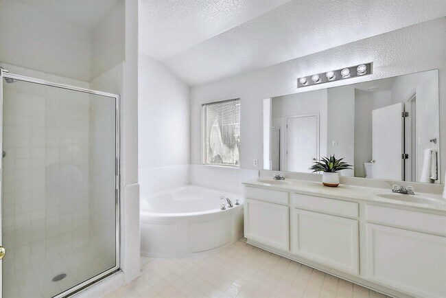 Building Photo - 117 Rosemary Cove