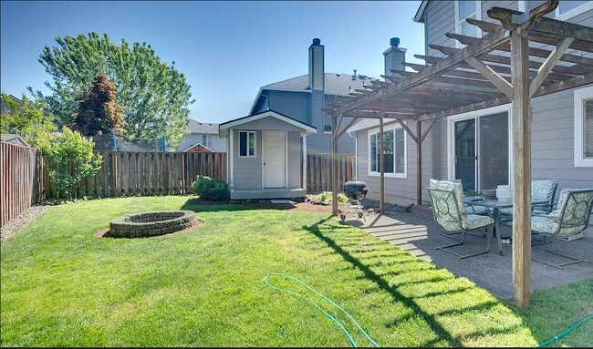 Building Photo - 23630 SW Red Fern Dr