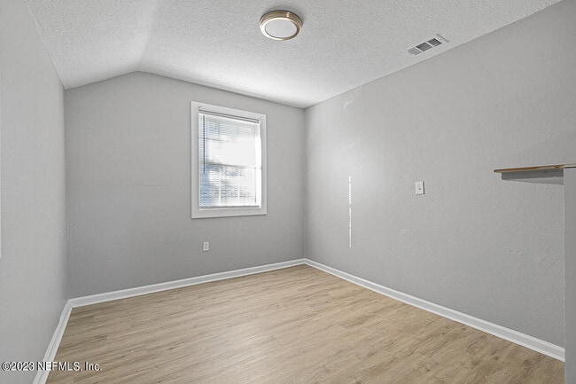 Building Photo - 524 E 60th St