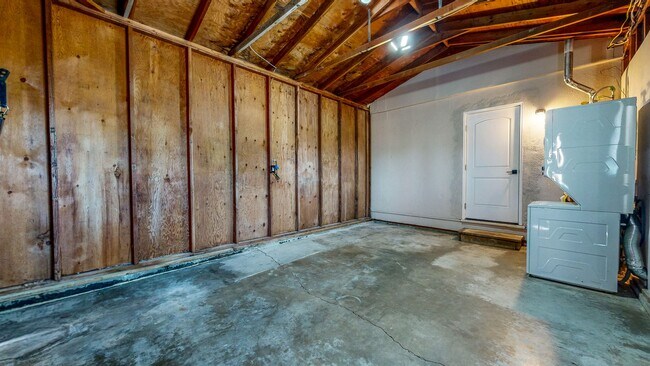 Building Photo - Bright Newly Refurbished Two Bedroom One Bath Single Family Home