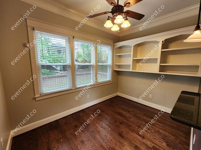 Building Photo - 219 Randolph St NE