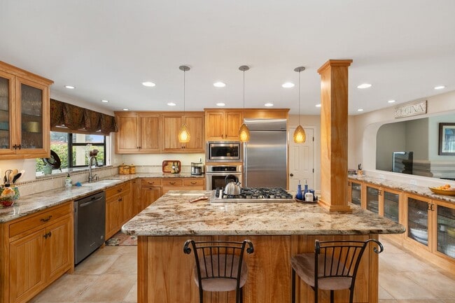 Building Photo - 4BD/2.5BA California Coastal Home with Swe...