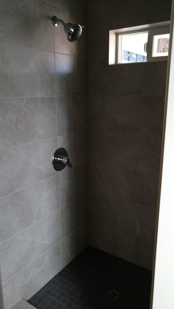 Building Photo - 830 NW Ogden Ave