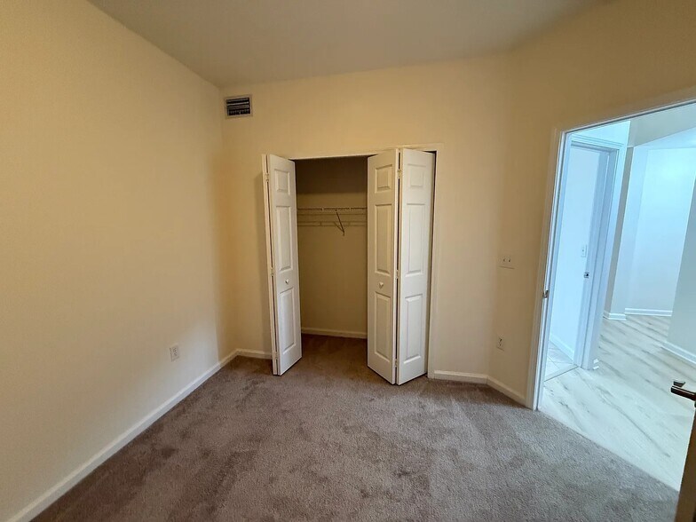 Bedroom 3- 2 - 10075 Gate Pky N