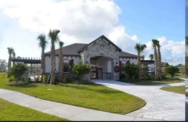 Building Photo - 393 Evertree Loop