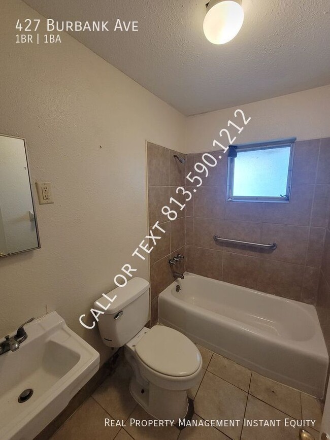 Building Photo - 427 Burbank Ave