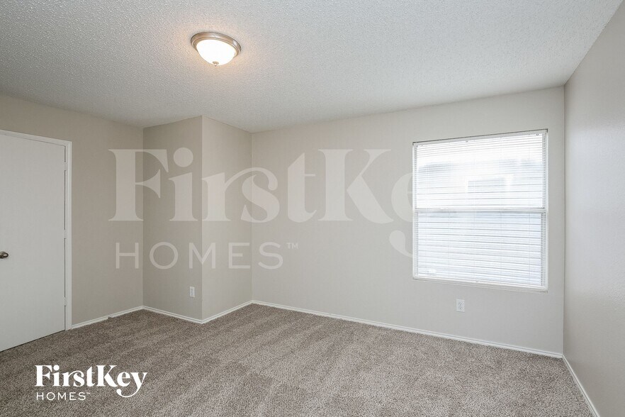 Building Photo - 2908 Robin Ln