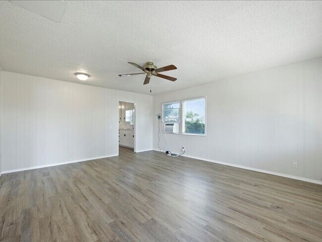 Building Photo - 1617 Mahan Ave
